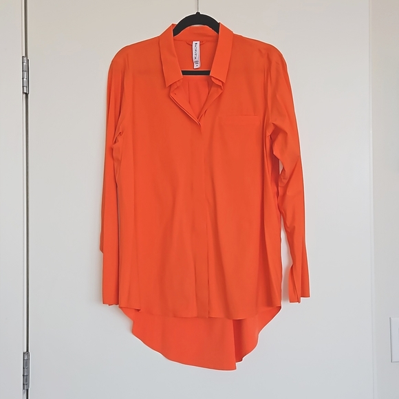 Athleta Urbanite Lightweight Long Sleeve Button Down Shirt- Black Size XL main image 0